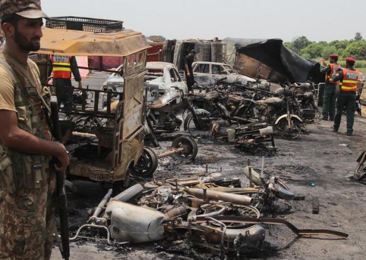 Pakistan fuel tanker inferno