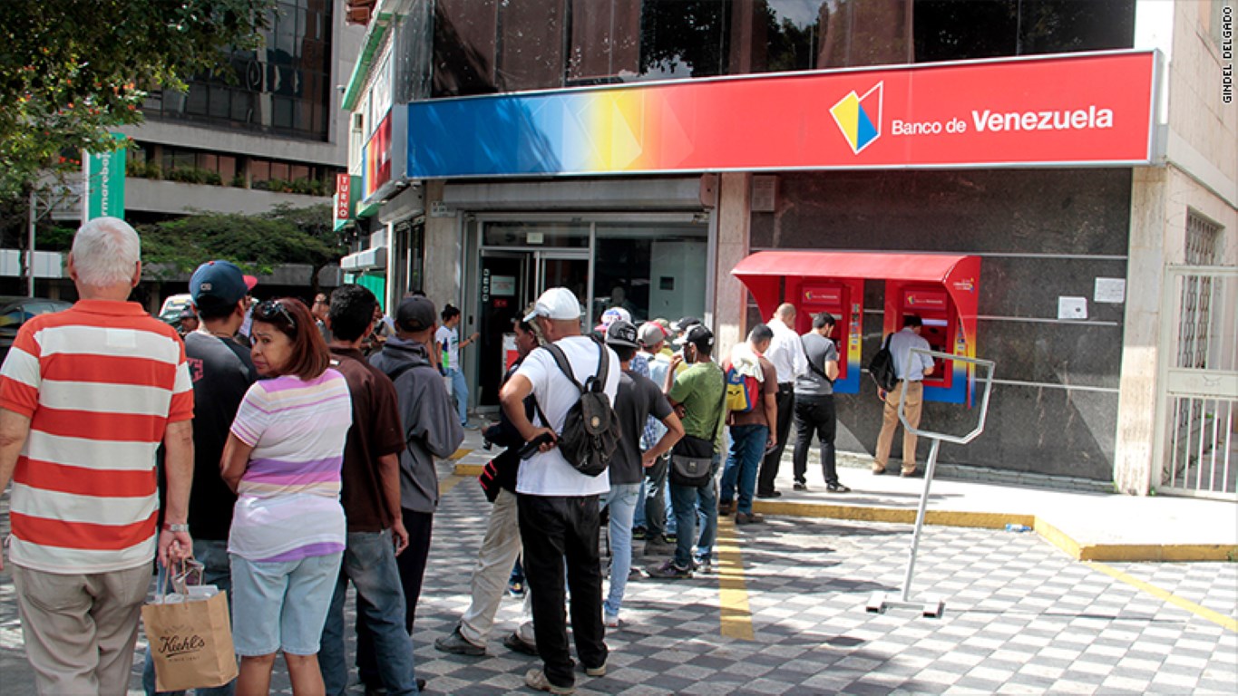 180115110407-venezuela-cash-crisis-bank-line-1-780x439