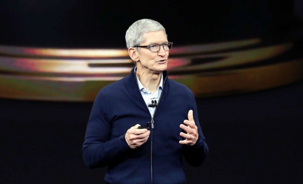 apple-showcase-tim-cook-02-gty-jef-170912_4x3_992