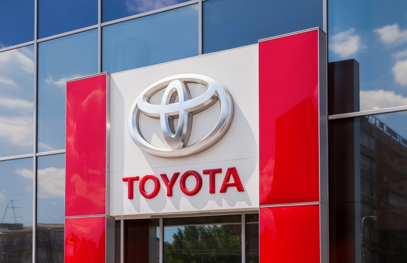 8812638-samara-russia-may-24-2014-the-emblem-toyota-on-the-office-of-official-dealer-toyota-motor-corporation-is-a-japanese-automotive-manufacturer-headquartered-in-toyota-aichi-japan (1)