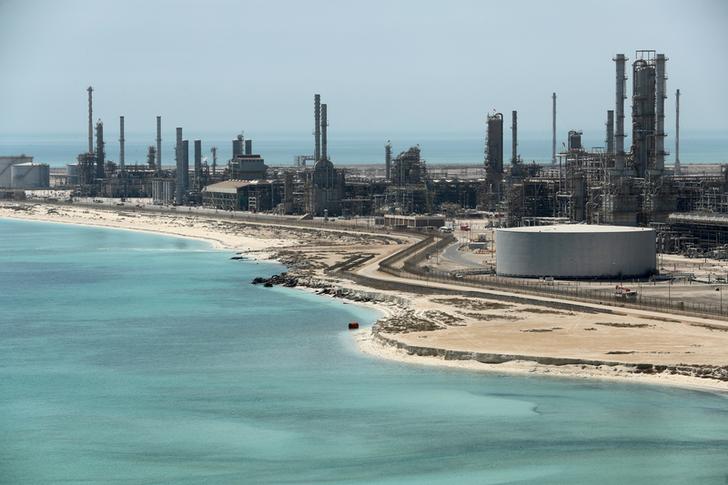 Saudi calls  off Aramco listing