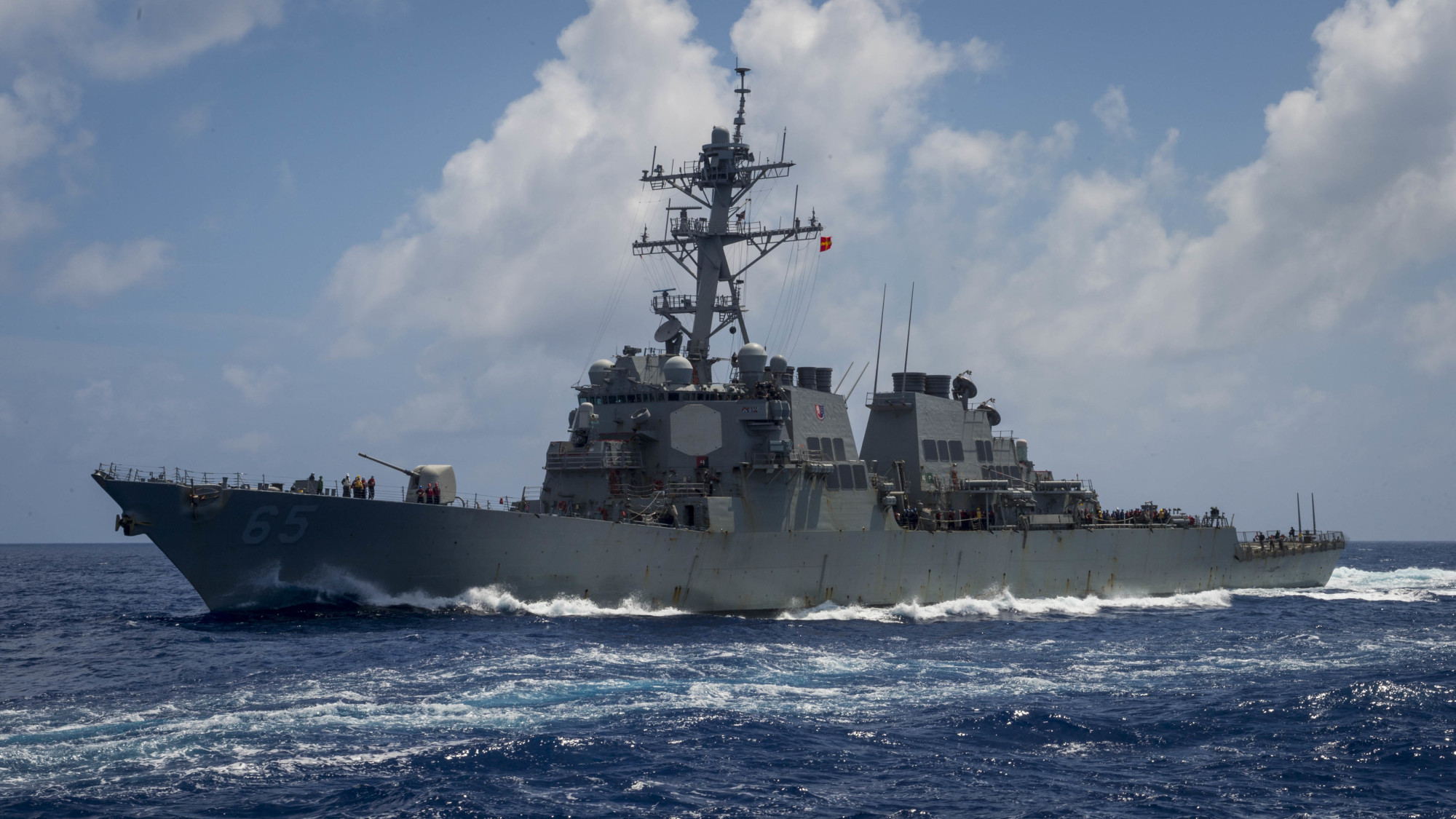 US warships to pass through Taiwan strait