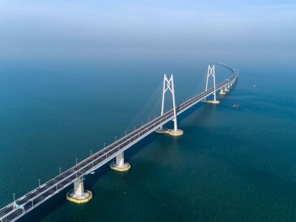 hong-kong-zhuhai-macau-bridge-3-gty-mem-181022_hpMain_4x3_992