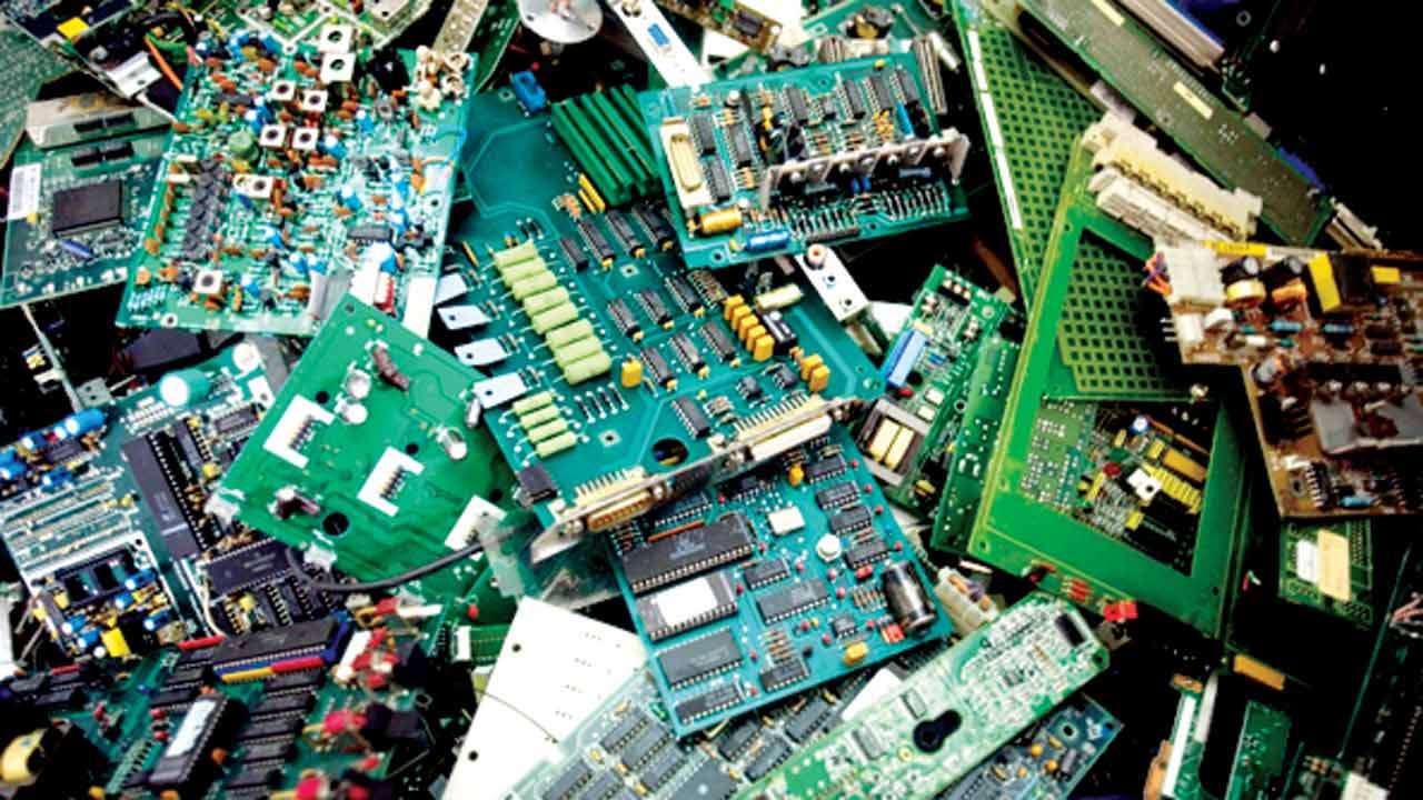 668091-ewaste-040418