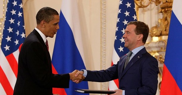 Obama_and_Medvedev_sign_Prague_Treaty_2010