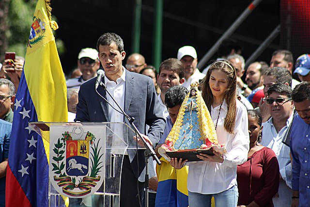 640px-Marcha-Caracas-02-02-2019-Juan-Guaido-Presidente-Interino-Venezuela-Por-fotografo_Venezolano_AlexCocoPro_(813)_virgen_de_la_candelaria