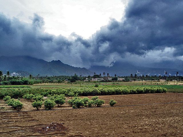 640px-Monsoon_clouds_near_Nagercoil