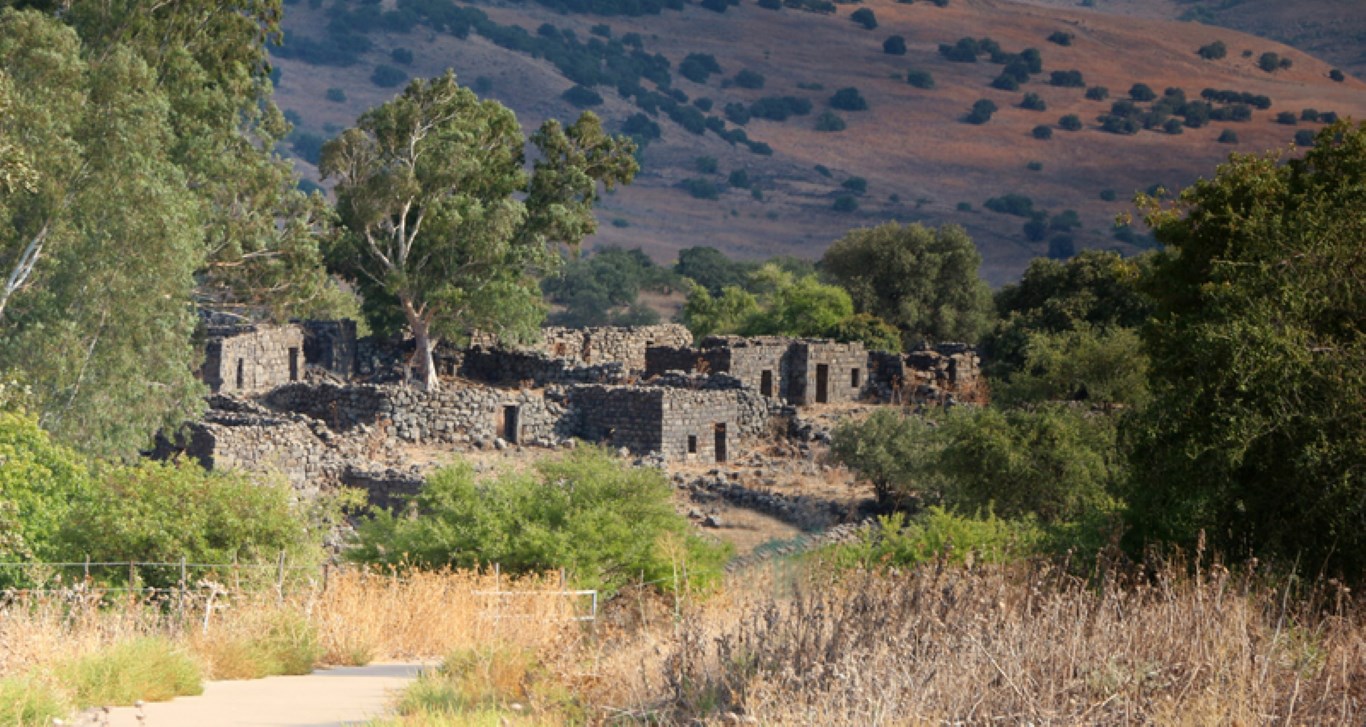 ancient-ruins-at-golan-heights-israel_800