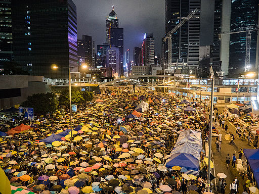 512px-Umbrella_Revolution_Harcourt_Road_View_20141028