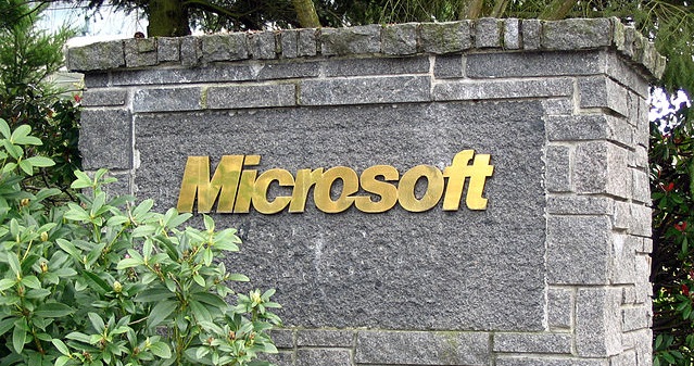 640px-Microsoft_sign_closeup (1)