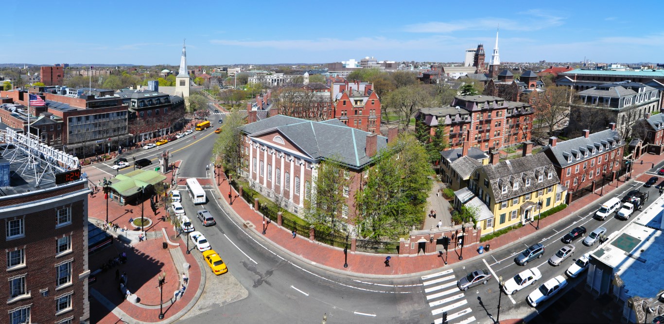 Harvard_square_harvard_yard